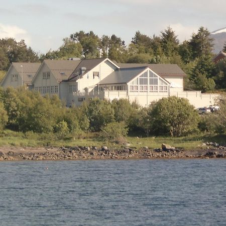Aalesund Airport Hotel Ytterland Екстериор снимка