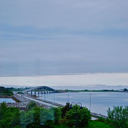 Aalesund Airport Hotel Ytterland Екстериор снимка