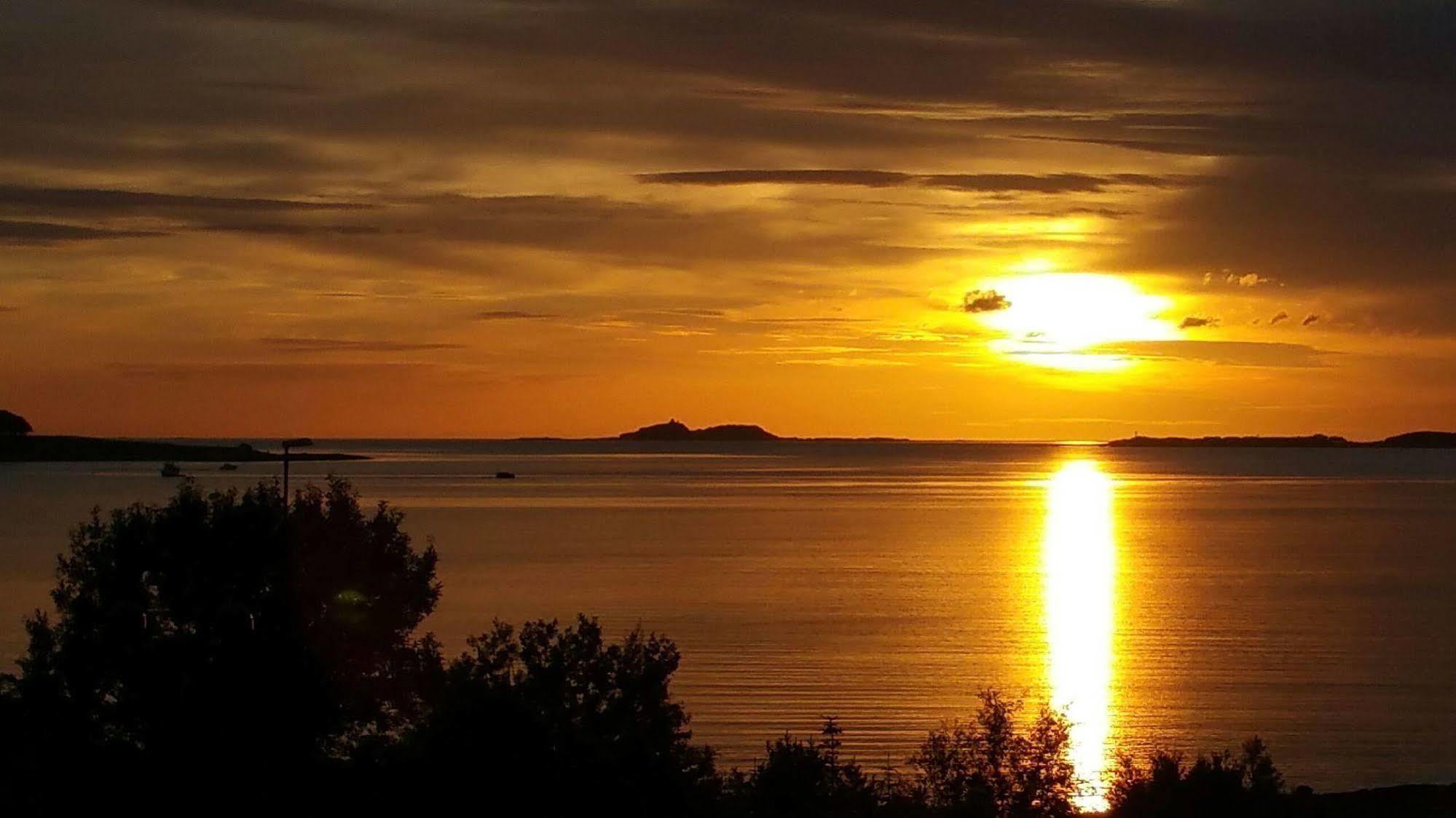 Aalesund Airport Hotel Ytterland Екстериор снимка