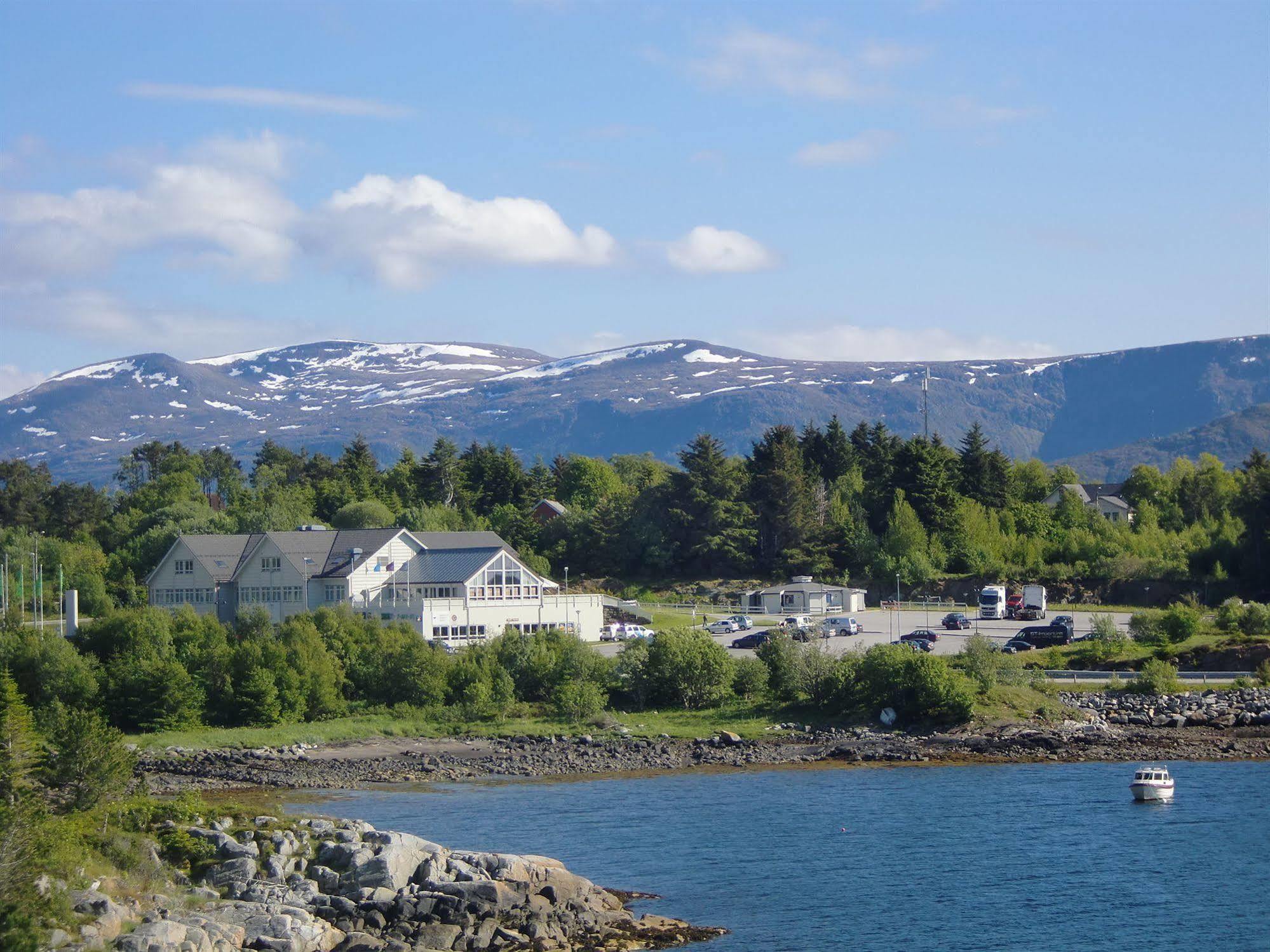 Aalesund Airport Hotel Ytterland Екстериор снимка