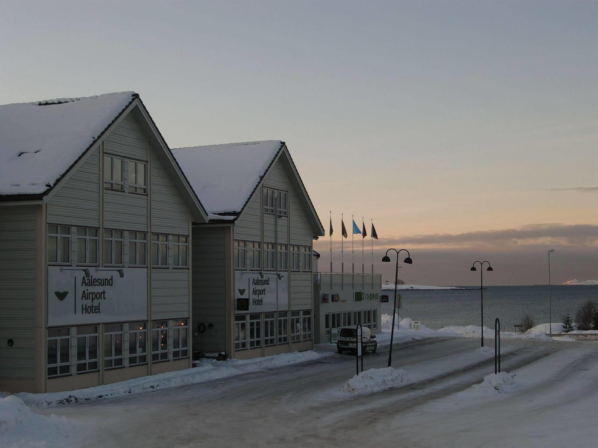 Aalesund Airport Hotel Ytterland Екстериор снимка