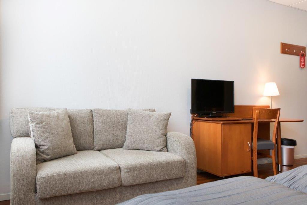 Aalesund Airport Hotel Ytterland Екстериор снимка